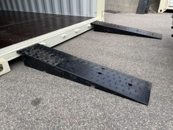 1-152.jpg Container Ramp