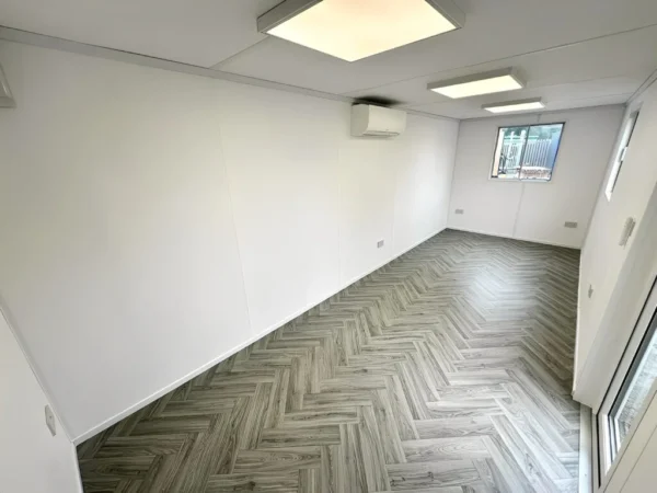 21ft x 8ft Custom Office Cabin – Refurbished Portable Building with A/C & Glazed Door