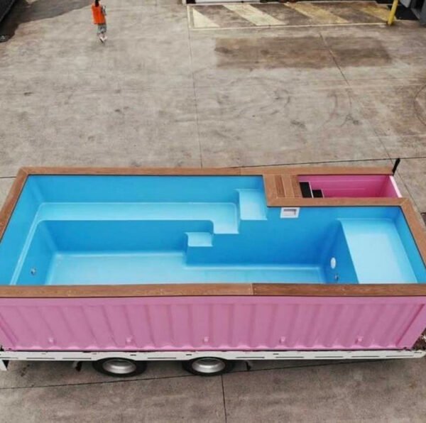 pool-cont7.jpg Pink 20 Ft Container Pool