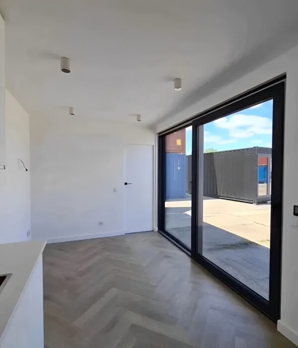 40ft Shipping Container Office with Kitchen & Bathroom – Portable Building