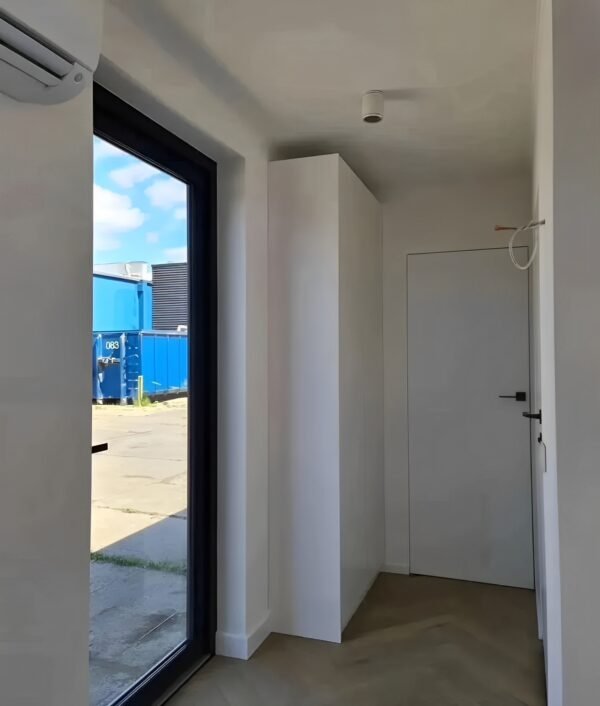 40ft Shipping Container Office with Kitchen & Bathroom – Portable Building